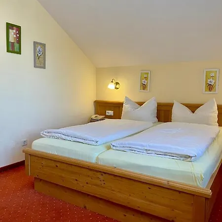 Jagdhof Aparthotel 3*
